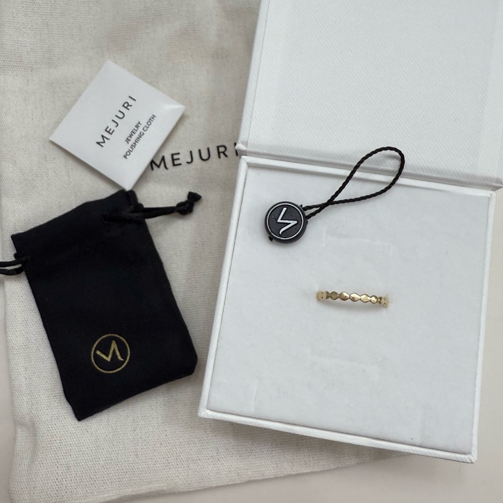 Mejuri Dot Ring in 14k Yellow Gold - Picture 2 of 4